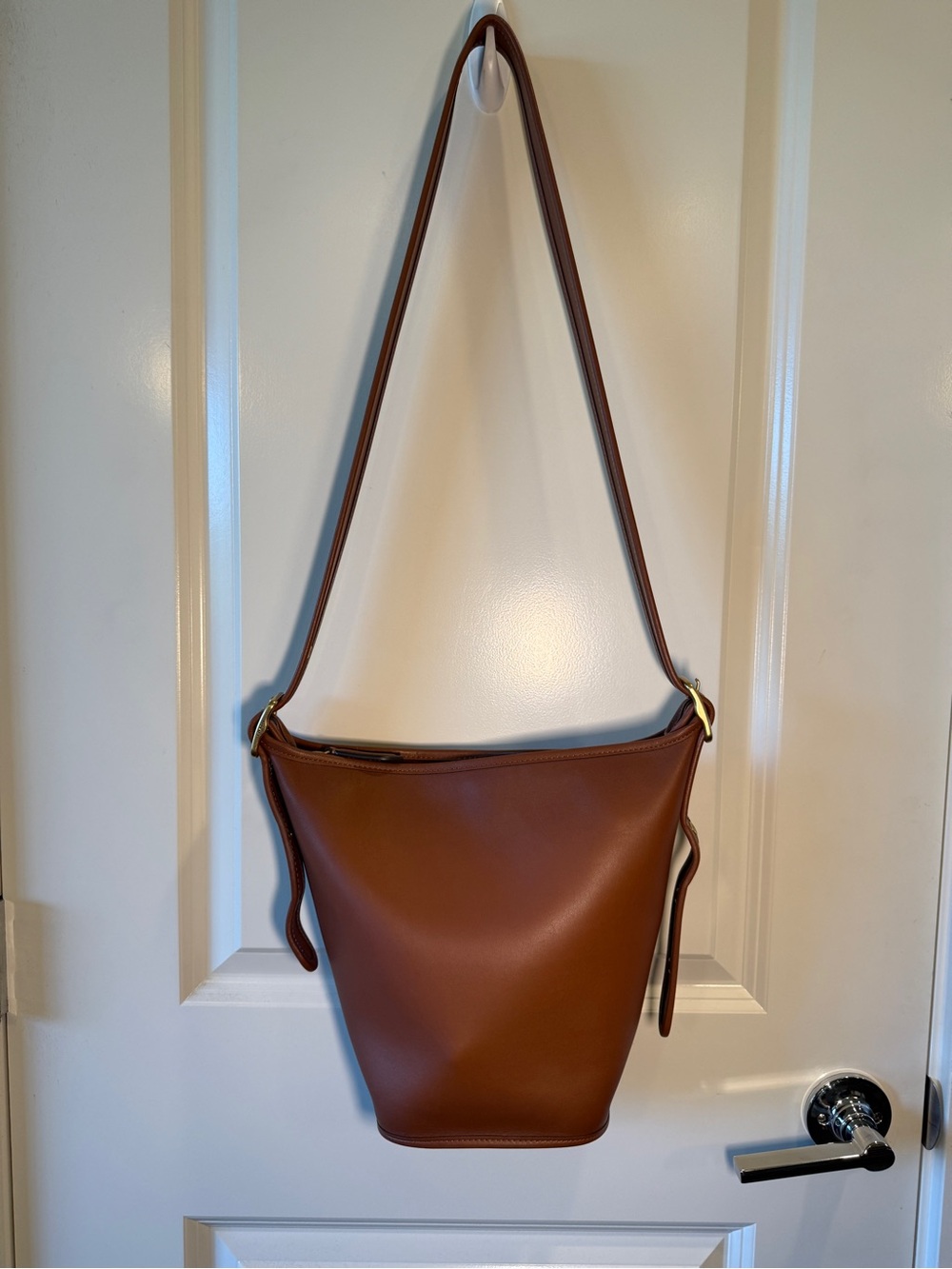 COACH - Duffle Sac Crossbody Bucket Bag in Amber Leather - Picture 3 of 15